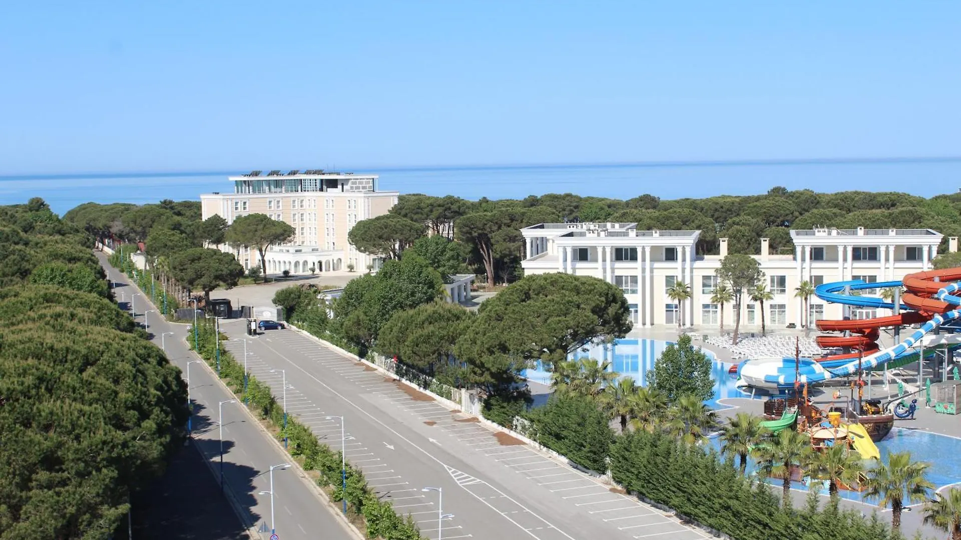 Savana Modern Apartment By The Sea ゴーレム