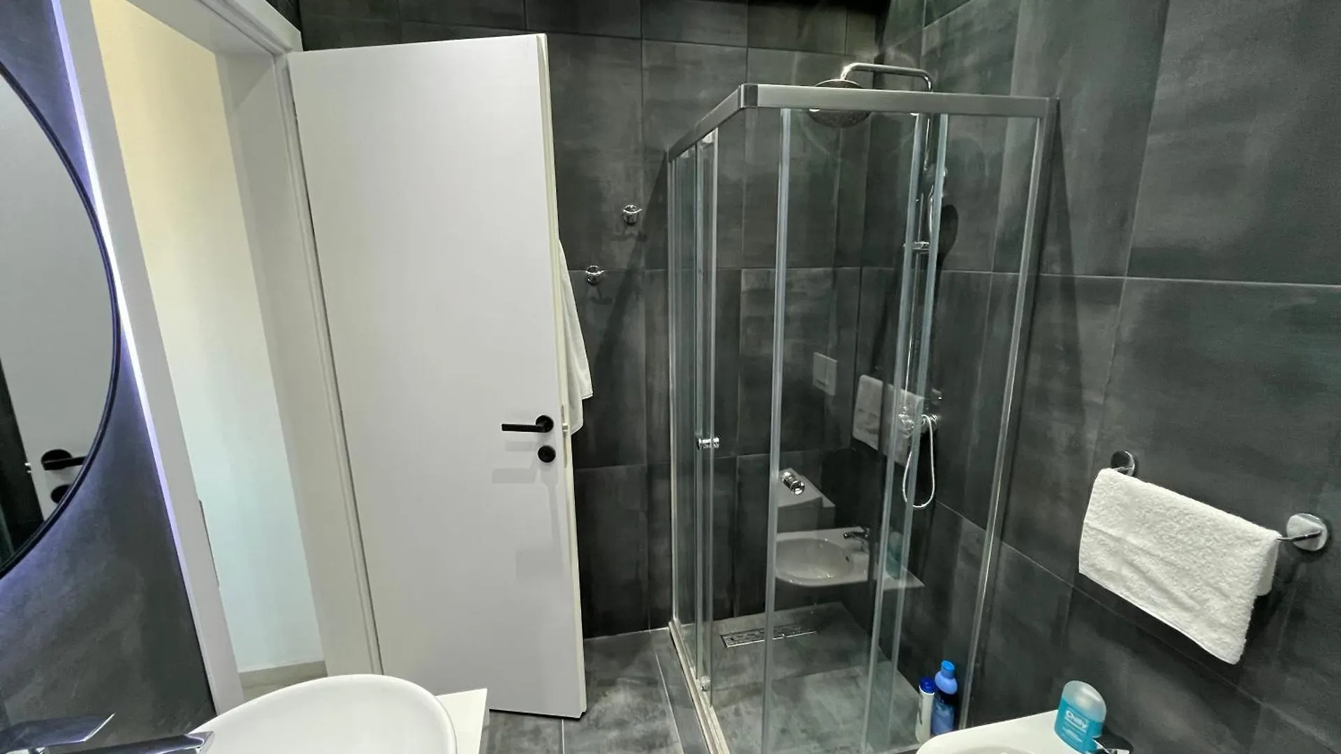 Savana Modern Apartment By The Sea Golem  Albania