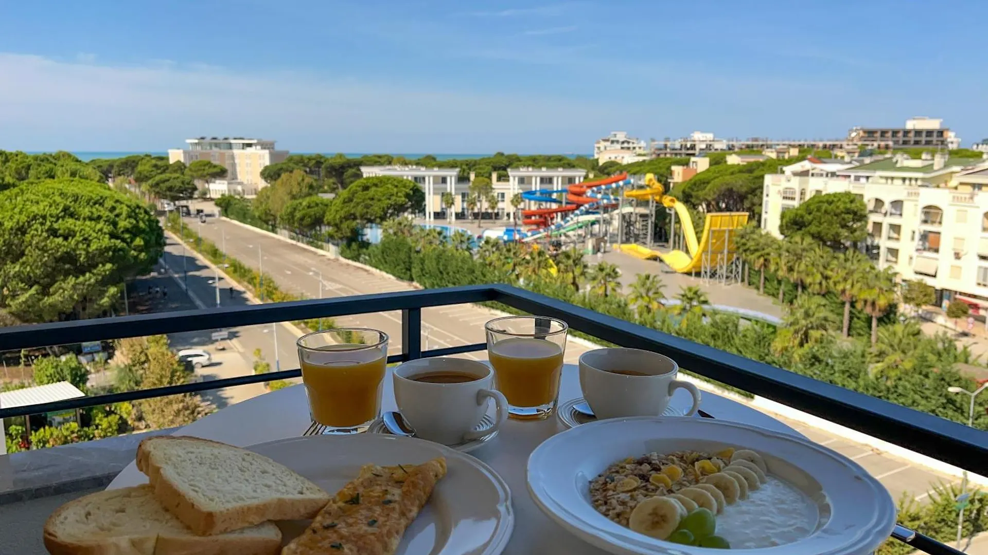Savana Modern Apartment By The Sea Golem